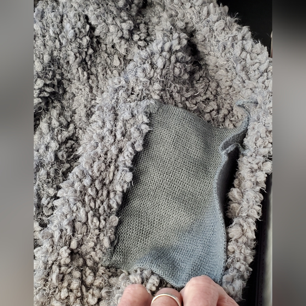 Coffee Shop Sherpa Vest - Picture 10 of 15